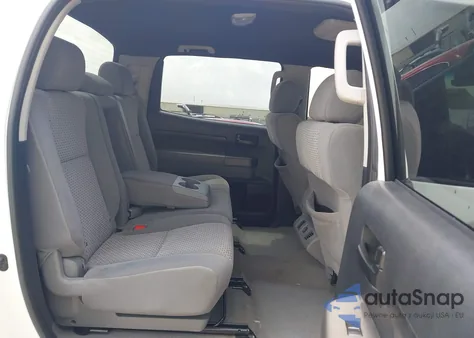 2010 Toyota Tundra Grade 5.7L V8 z USA, uszkodzony, nr VIN 5TFEY5F18AX082743